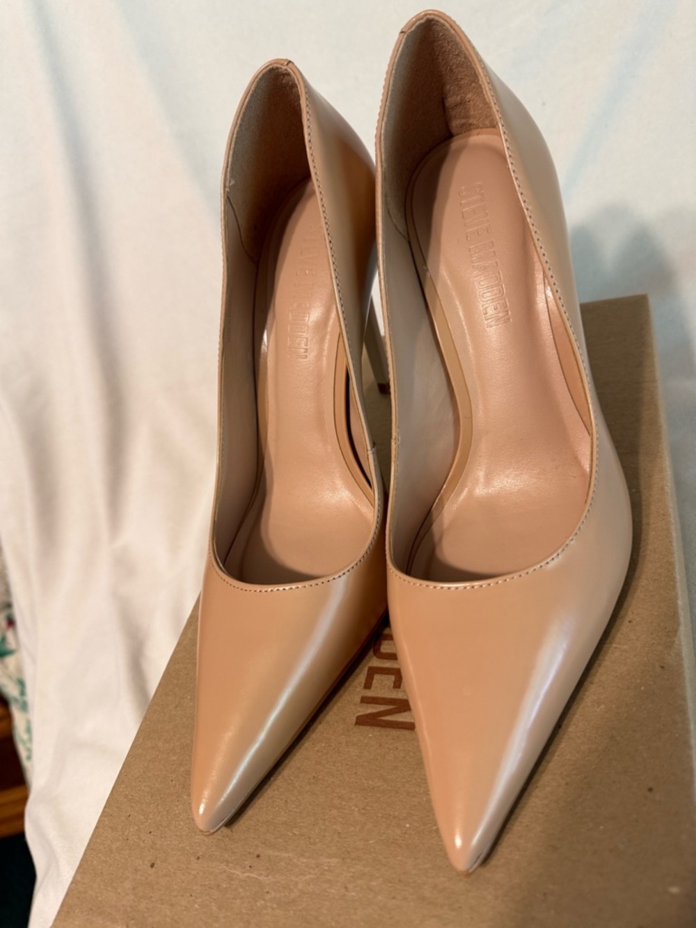 NIB Steve Madden Noir Tan Leather Stiletto Heels Pumps Classic Nude Size 8 - Picture 6 of 7